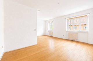 Wohnung kaufen in Bosepark, 12103 Berlin, Berlin - ?? Ruhige Wohnung nahe Bosepark - Helle 3-Zi Whg mit Top-Grundriss, sonnigen Balkon,EBK & Potenzial