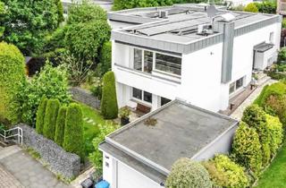 Haus kaufen in 51377 Leverkusen, Leverkusen - Erholung PUR in der WOHNKUR * modernisierter Hanglagen-Bungalow mit hochwertiger Ausstattung, exklusivem Wellnessbere...