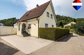 Einfamilienhaus kaufen in 79793 Wutöschingen, Wutöschingen - Freistehendes Einfamilienhaus mit schönem Garten in ruhiger Lage von Wutöschingen