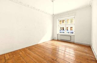 Wohnung kaufen in Chamissoplatz, 10965 Kreuzberg, Lichtdurchflutete Altbauwohnung im Erdgeschoss am Chamissoplatz