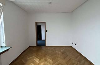 Wohnung mieten in Marktstr. 150, 47798 Stadtmitte, 4-Zimmer Erdgeschosswohnung in Krefeld