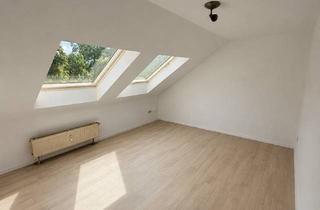 Wohnung mieten in Alter Deutscher Ring 43, 47798 Stadtmitte, Charmante 2-Zimmer-Dachgeschosswohnung mit viel Licht