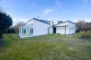 Haus kaufen in 65232 Taunusstein, LICHTDURCHFLUTETER RÜCKZUGSORT MIT INNENHOF, GARTEN & KAMIN ✨ Ruhig und Privat in Taunusstein!