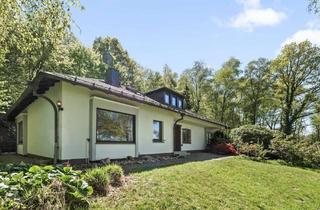 Haus kaufen in 57462 Olpe, Wohnhaus in Alleinlage: Private Zufahrt, großes Grundstück und vielseitige Nutzungsmöglichkeiten!