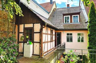 Haus kaufen in 97486 Königsberg, *SCHMUCKSTÜCK AM SALZMARKT* Modernes, helles Stadthaus mit Garten und Nebengebäude sucht neuen Eig