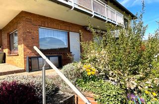 Haus kaufen in 34323 Malsfeld, Gepflegtes Zweifamilienhaus mit Garten, Balkon und wunderbarem Fernblick in ruhiger Umgebung.