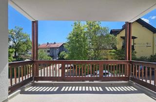 Wohnung kaufen in 82343 Pöcking, Sanierte & sonnige 2 Zimmer Wohnung mit Balkon! Bezugsfrei!