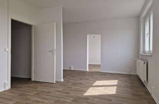 Wohnung mieten in Richard-Paulick-Straße, 06124 Südliche Neustadt, Familienwohnung mit Aufzug | in Renovierung | verkehrsgünstig