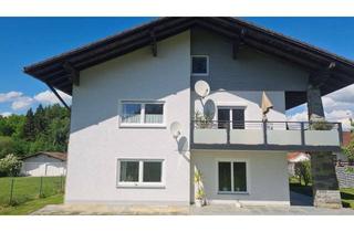 Mehrfamilienhaus kaufen in 94538 Fürstenstein, Attraktives Mehrfamilienhaus mit zwei Wohneinheiten und Garagen