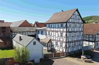 Haus kaufen in 37269 Eschwege, Charmantes Ein- bis Zweifamilienfachwerkhaus mit viel Platz und Potenzial