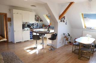 Wohnung kaufen in 77704 Oberkirch, Oberkirch - Schöne 3,5-Zimmer-Dachgeschosswohnung