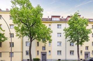 Wohnung kaufen in Körnerpark, 12051 Berlin, Berlin - Rooftop Bliss - Gepflegte Dachgeschosswohnung mit Südbalkon in ruhiger Innenhoflage nahe Körnerpark