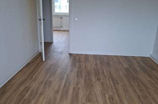 Wohnung mieten in Ernst-Thälmann-Ring 60b, 17491 Schönwalde II, Helle 3 Zimmer-Wohnung mit Balkon und Einbauküche in Greifswald