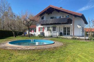 Anlageobjekt in 83064 Raubling, Provisionsfrei: Modernisiertes Zweifamilienhaus mit traumhaftem Garten, Pool und Doppelgarage
