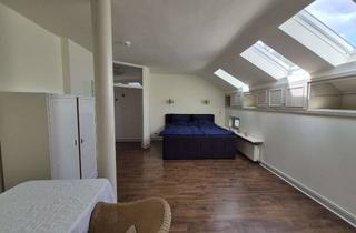 Wohnung mieten in 22605 Othmarschen, Möblierte DG-Wohnung in bester Hamburger Adresslage inkl. Nebenkosten