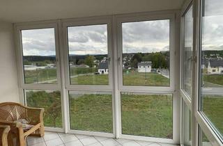 Wohnung mieten in Pfarrer-Diebel-Straße, 95176 Konradsreuth, Ruhige & helle 3-Zi-Whg mit Wintergarten am Schlosspark