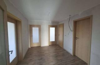 Wohnung mieten in Uffhäuser Straße, 36137 Großenlüder, Modernes Wohnen in Großenlüder: 3-Zimmer-Wohnung mit Einbauküche