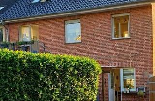 Anlageobjekt in 21481 Lauenburg, Solides 2 Parteienhaus - 1 WE OG frei - 2 Garagen/ Garten