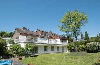 Villa kaufen in 61462 Königstein, Provisionsfrei: Repräsentative Villa in Top-Lage von Königstein – Sanierung oder Neubau