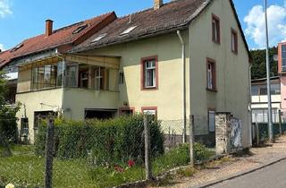 Haus kaufen in 66440 Blieskastel, Blieskastel - Haus mit Potential in Niederwürtzbach