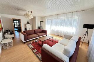 Haus kaufen in 61194 Niddatal, Niddatal - Großzügiger, zeitloser Bungalow mit Einliegerwohnung
