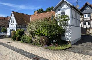 Haus kaufen in Niddaer Straße 28, 61203 Reichelsheim, Vermietetes Haus mit Charakter, Garage & Innenhof – provisionsfrei in Reichelsheim-Blofeld