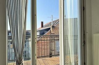 Wohnung mieten in 19055 Schwerin, Wohnen mit Weltkulturerbe: 2-Zimmer-Wohnung mit Balkon, Fahrstuhl & Ausblick
