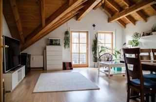 Wohnung kaufen in 82515 Wolfratshausen, Helle 3-Zimmer-Dachgeschosswohnung mit zwei Balkonen