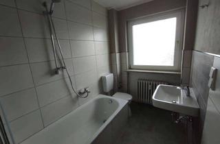 Wohnung mieten in 37603 Holzminden, frisch renovierte 3 Zi. im 3.OG - Wunsch-Tapete selber kleben