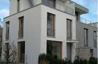 Immobilie mieten in 65719 Hofheim am Taunus, TDY/TDA: Ab August für 10-12 Monate auf Zeit zu vermieten: Haus in Bestlage von Hofheim (Rosenberg)