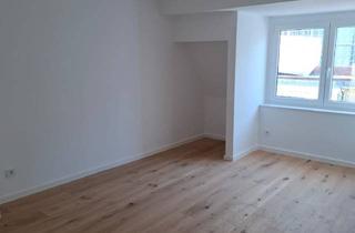 Wohnung kaufen in 50968 Köln, Ihr Rückzugsort mit Dachterrasse; 3 - Zimmer + Balkon + Modernisiert + Ruhig in Bayenthal