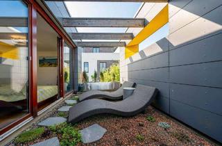 Einfamilienhaus kaufen in Altkönigblick, 60438 Frankfurt, Frankfurt am Main - Architektur seiner Zeit voraus - Modernes Reihenendhaus mit Dachatrium am Riedberg (Altkönigblick)