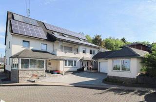 Haus kaufen in 56858 Rödelhausen, Rödelhausen - Vielseitiges Zweifamilienhaus mit großem Potenzial in Rödelhausen