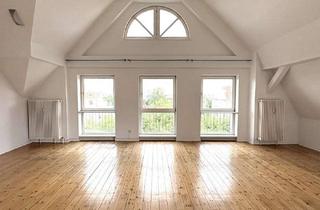 Wohnung kaufen in Paretzer Straße 10, 10713 Wilmersdorf, Bezugsfreie 3-Zimmer-Dachgeschosswohnung mit Terrasse, Fahrstuhl - über den Dächern Wilmersdorfs!