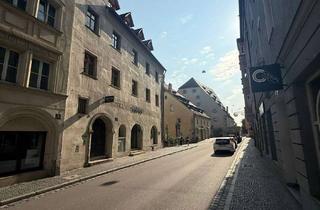 Wohnung kaufen in 93047 Innenstadt, Attraktive 2-Zimmer Wohnung in der Regensburger Altstadt! - Steinerne Brücke