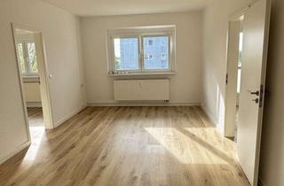 Wohnung kaufen in Hundsburgallee, 18106 Schmarl, Bezugsfreie 3-Raumwohnung mit Designbodenbelag, Wannenbad, Balkon und Pkw-Stellplatz!!!