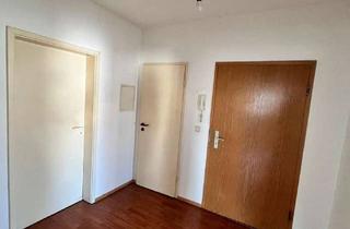 Wohnung kaufen in 73262 Reichenbach, Sichere Kapitalanlage mit Mietpotenzial: 2-Zi-Whg. + Garage