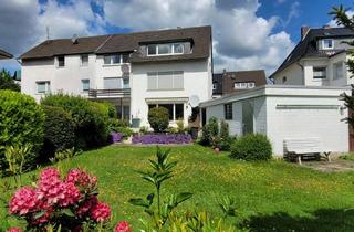 Wohnung kaufen in 53840 Troisdorf, MANNELLA *Mit Gartennutzung & Garage* Sonnige Dachgeschosswohnung in zentraler Lage von Troisdorf