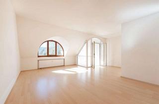 Wohnung kaufen in 85540 Haar, 4-Zimmer-Wohnqualität auf zwei Ebenen in zentraler Lage in Haar