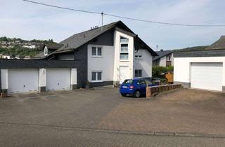 Wohnung mieten in Lindenstrasse 12 A, 55743 Idar-Oberstein, Lebendiges Wohnen: 3-Zimmer-Wohnung mit Balkon in Idar-Oberstein