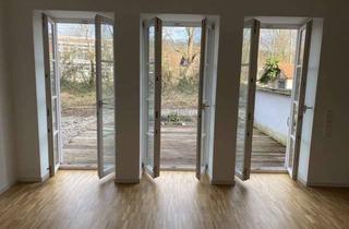 Wohnung mieten in Müllergasse 11, 73230 Kirchheim, Mitte im Grünen - Erstbezug 04.2024: Hochwertige 4,5-Zimmer-EG-Wohnung mit großer Holzterasse