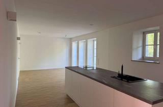 Wohnung mieten in Müllergasse 11, 73230 Kirchheim, Mitte im Grünen - Erstbezug 04.2024: Hochwertige 4,5-Zimmer-EG-Wohnung mit großer Holzterasse
