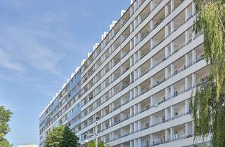 Wohnung mieten in Richard-Paulick-Straße, 06124 Südliche Neustadt, Neues Familienglück ab August – Wohnung mit Balkon & Aufzug - aktuell in Renovierung