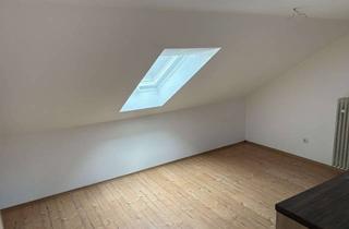 Wohnung mieten in Kauschrübenstraße, 63762 Großostheim, Wohnen mit Charakter: 3-Zimmer-Dachgeschosswohnung in Großostheim