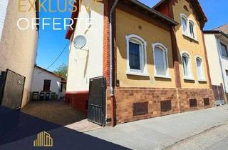 Haus kaufen in 63073 Bieber, Zweifamilienhaus mit enormen Ausbaupotenzial in Offenbach am Main - Bieber
