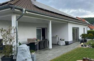 Haus kaufen in 36364 Bad Salzschlirf, Purer Wohngenuss! Erstklassiger Komfortbungalow in idyllischer Toplage