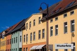 Anlageobjekt in Ahornweg xxx, 18516 Süderholz, Ehem. Gutshaus (ehem. 12 Wohnungen) mit Garagenzeile (5 Stück)