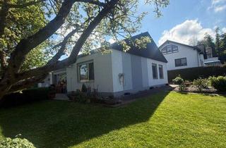 Haus kaufen in 34466 Wolfhagen, Gepflegter Bungalow mit traumhaftem Grundstück in Wolfhagen/Ippinghausen