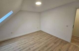 Wohnung mieten in Brückenstraße 26, 66578 Schiffweiler, 3 Zimmer Dachgeschoss Wohnung