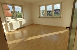 Wohnung mieten in 72636 Frickenhausen, 4-Zimmer-Wohnung in Frickenhausen mit EBK und Balkon